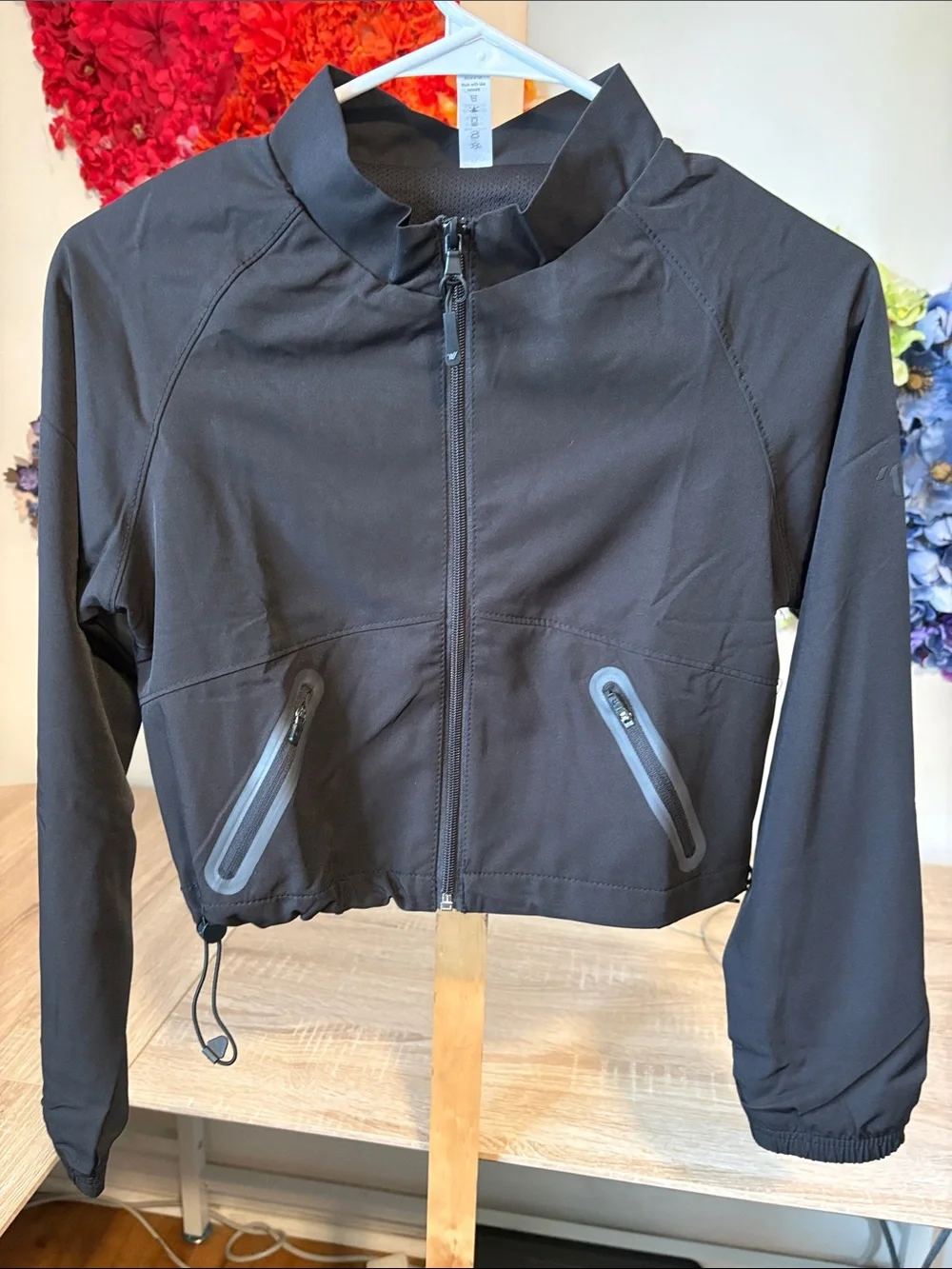 Young LA Black Cropped Windbreaker Jacket Youth New Without Tags